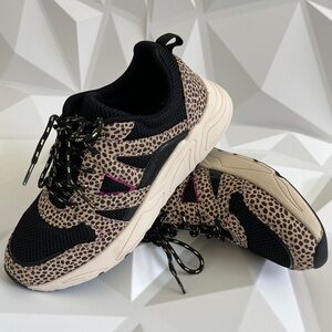 Lucky Step Leopard Print Women's Sneakers Size:8